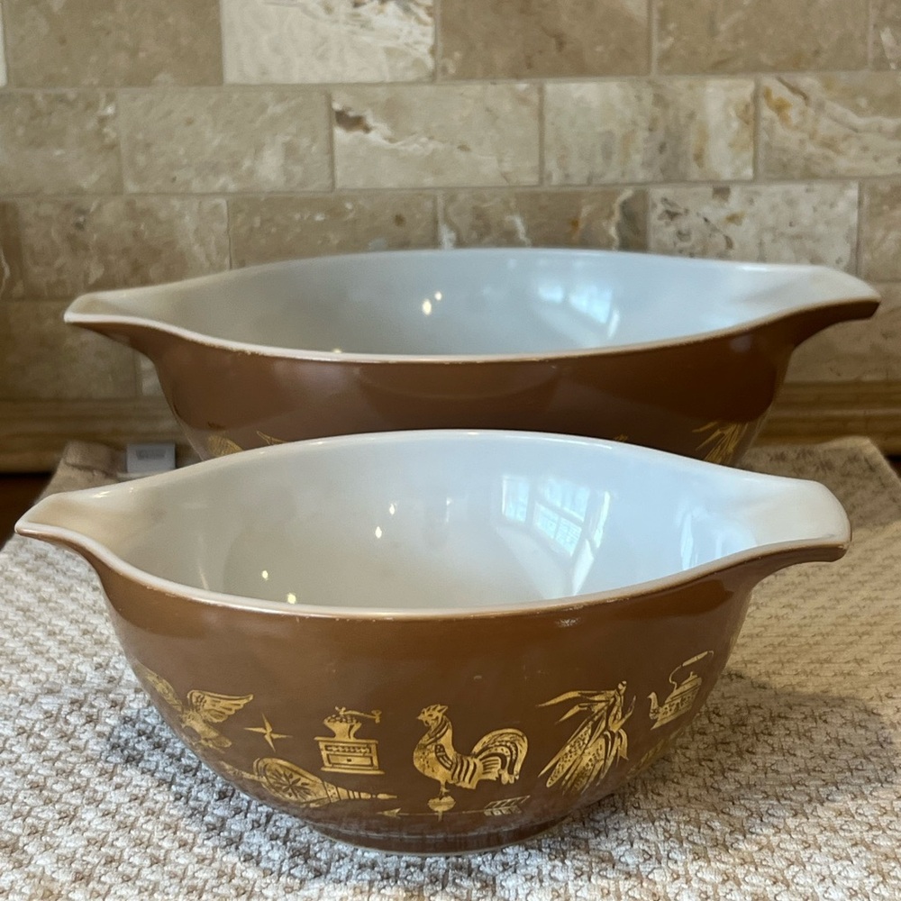Pyrex Vintage Early American tan/gold Cinderella bowls; set of 2